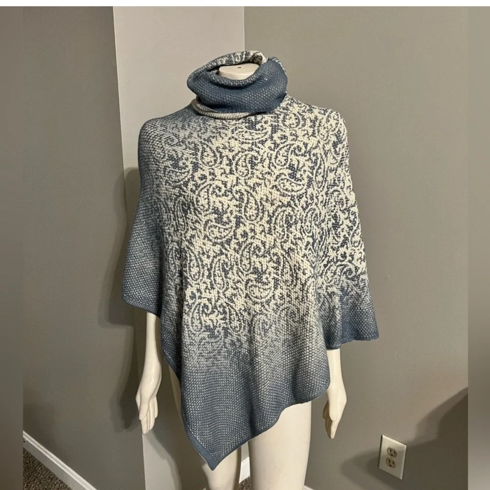 Zoe Madison Blue Paisley Turtleneck Knit Pullover Sweater Poncho Shawl Small/Med